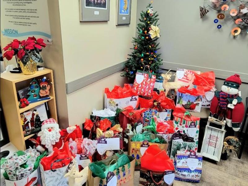 Christmas Tree with gifts